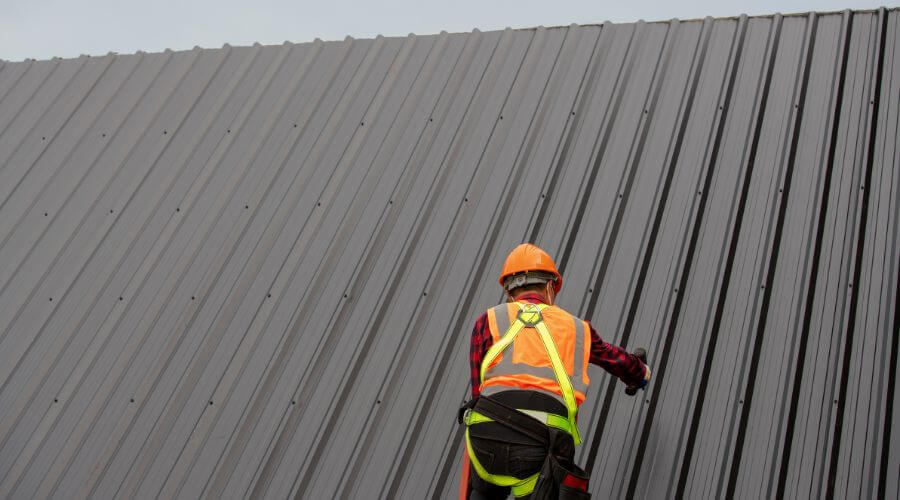 Professional metal roof installation services in Pasadena, TX